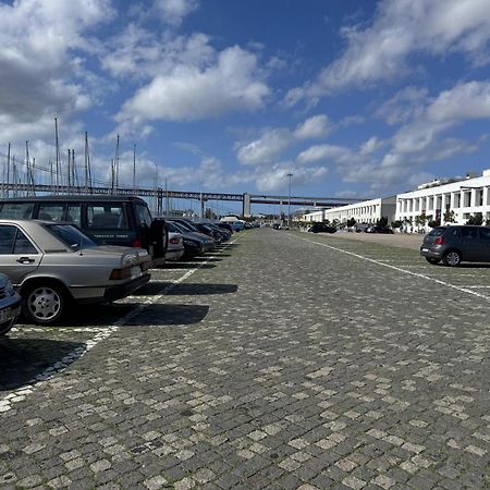 Lisbon Cosy Boat Hotel Екстериор снимка