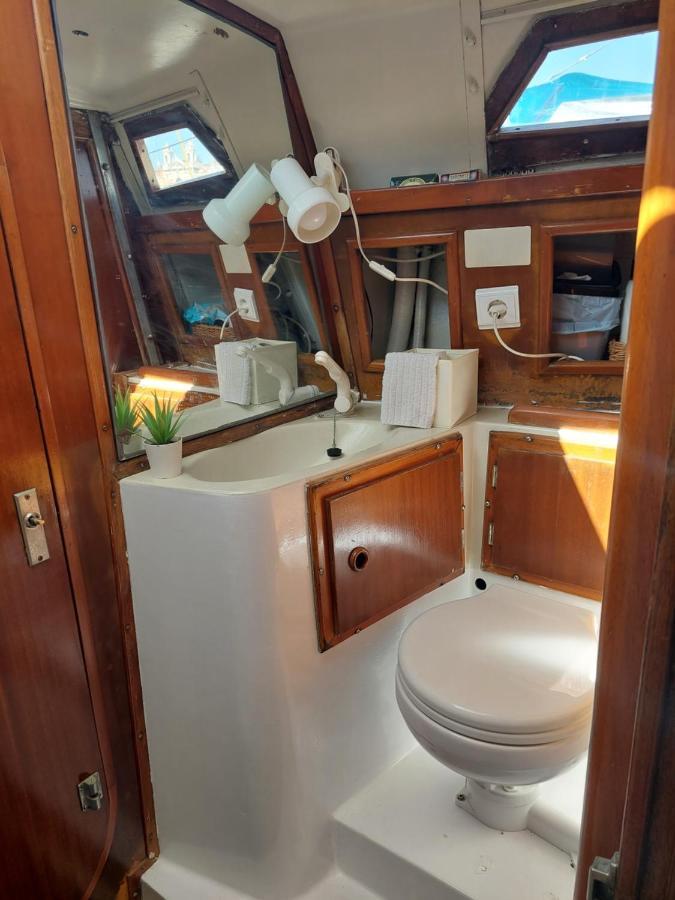 Lisbon Cosy Boat Hotel Екстериор снимка