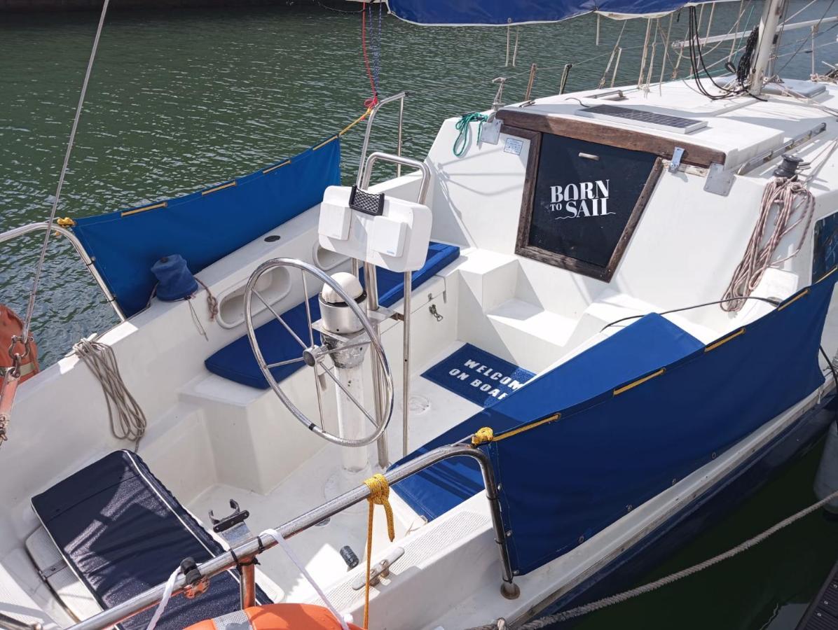 Lisbon Cosy Boat Hotel Екстериор снимка