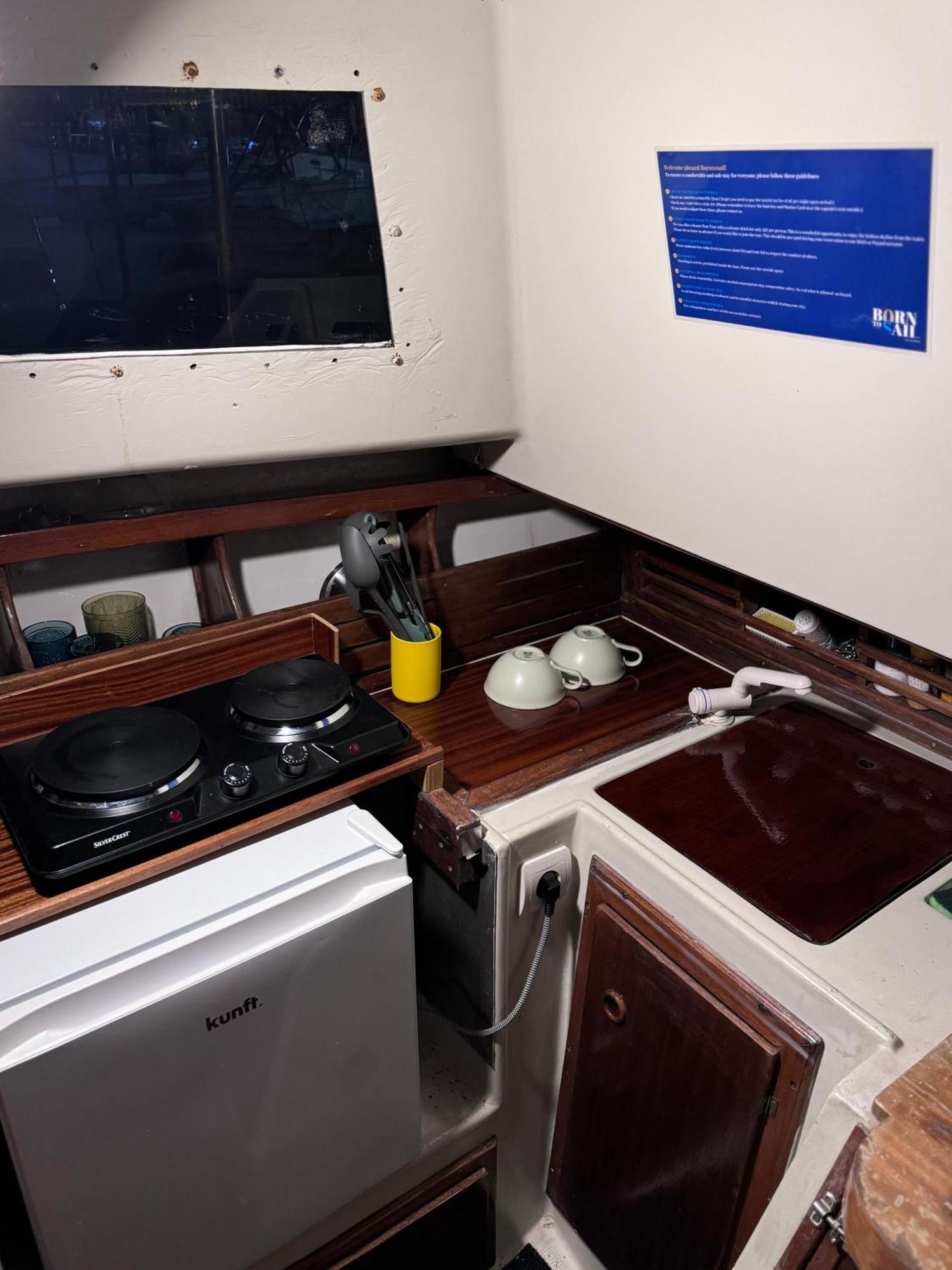 Lisbon Cosy Boat Hotel Екстериор снимка